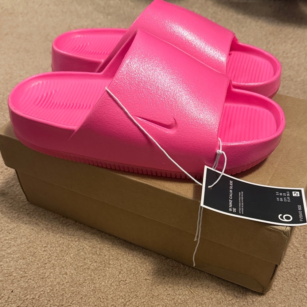 Nike women slide new with tag in original box